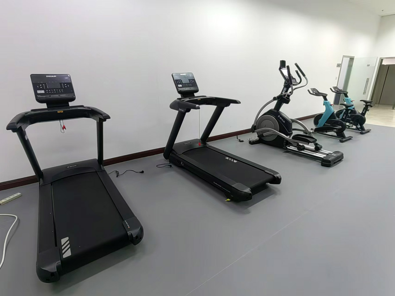 韩华海洋工程(山东)员工健身房案例展示——青岛舒华跑步机助力健康企业建设